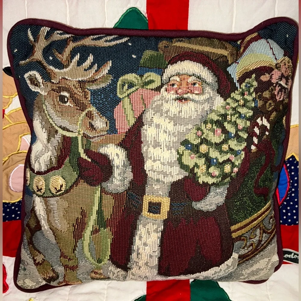 Christmas 🎄 Throw Pillow 13” x 13”